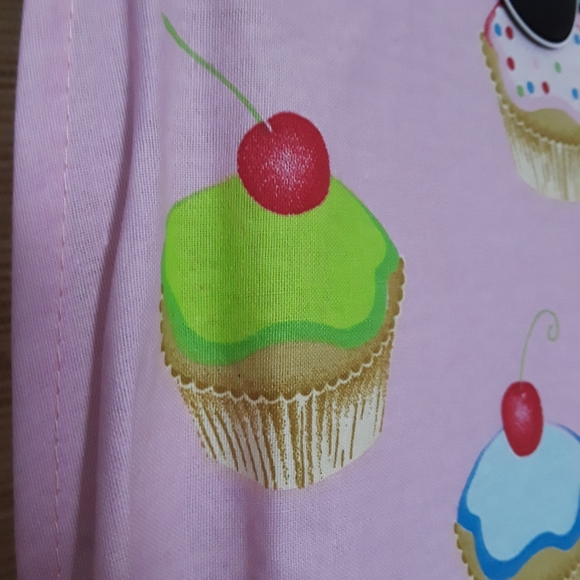 New Full Apron Cupcakes with Ruffles Gourmet Hostess Cook! One Size Fits Most - Picture 5 of 10